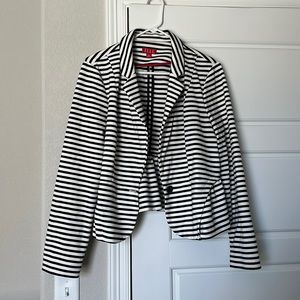 Elle Black and Whote Striped Blazer